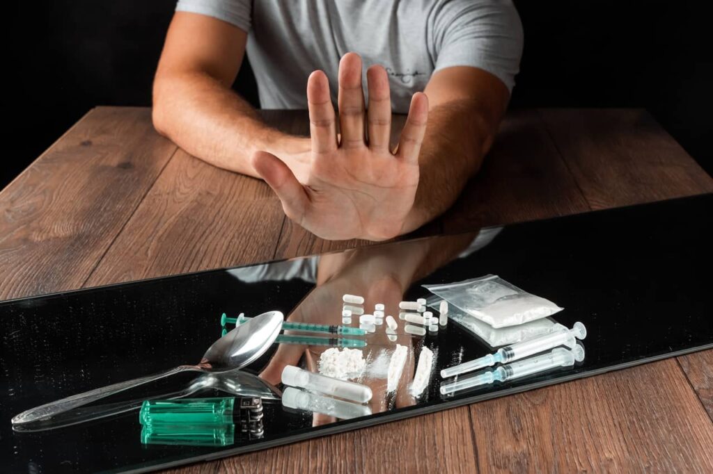 Addiction to Drugs : How to Help Someone?