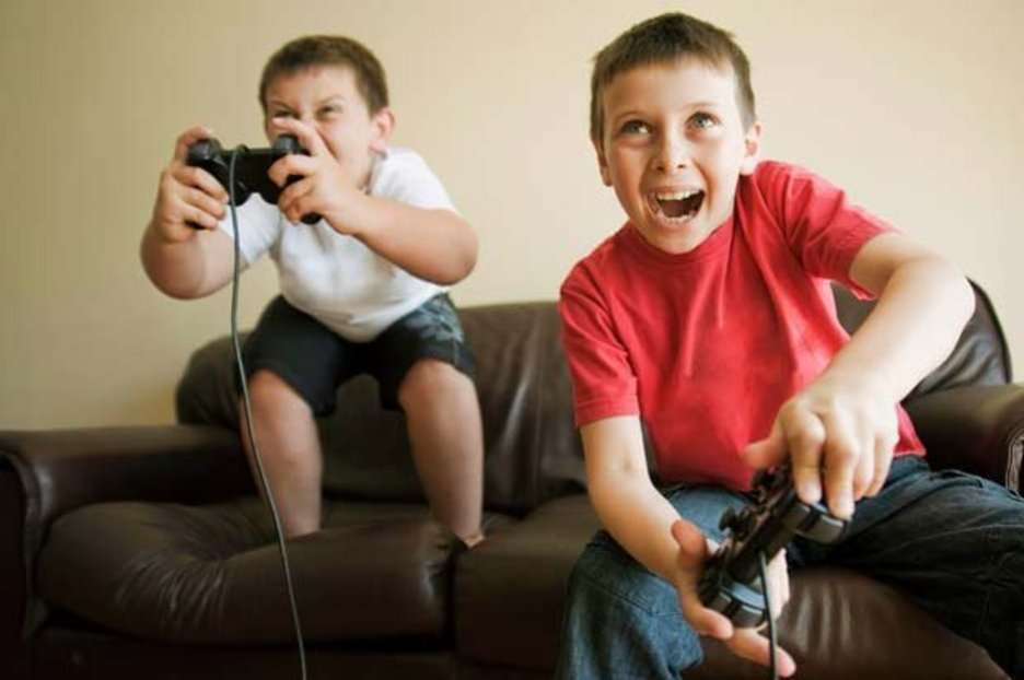 Parents attacked by video game addict children